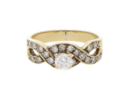 Anillo calado con diamantes en oro amarillo 14 kilates. Online now