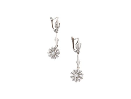 Aretes diseño especial con diamantes en oro blanco 18 kilkates. For Discount