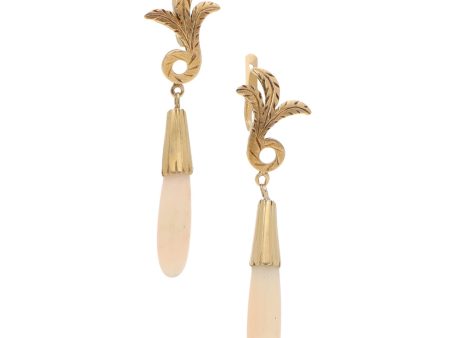 Aretes diseño especial con colgantes y coral en oro amarillo 14 kilates. For Discount