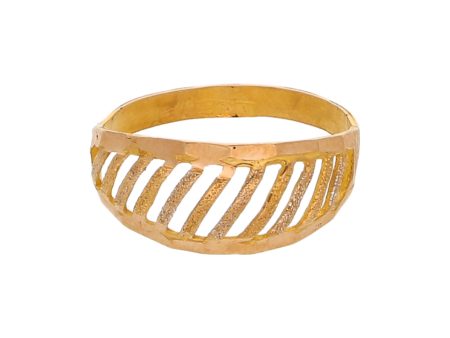 Anillo calado en oro amarillo 18 kilates. Fashion